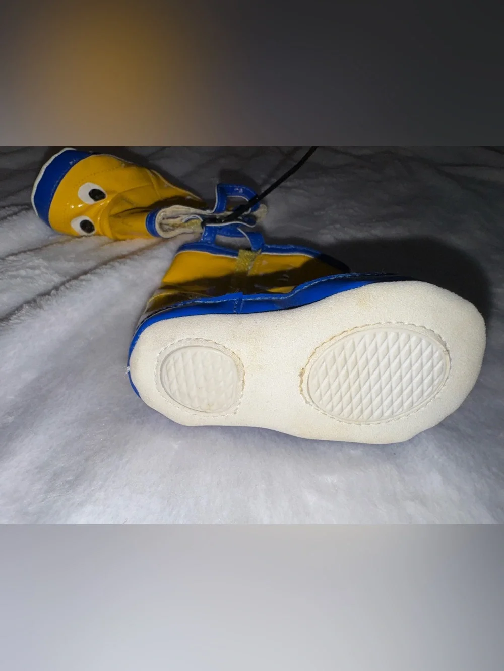 6 pairs of baby shoes size (2 are 3-6 months) 4 are size 2